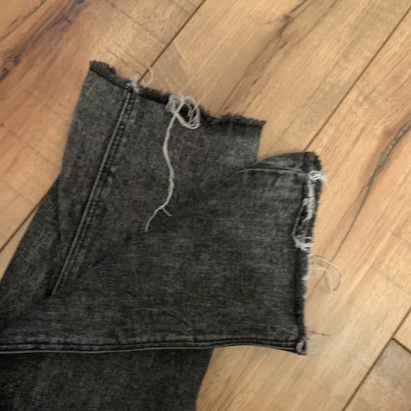 Old Navy black wash skinny jeans 12 - Picture 3 of 10